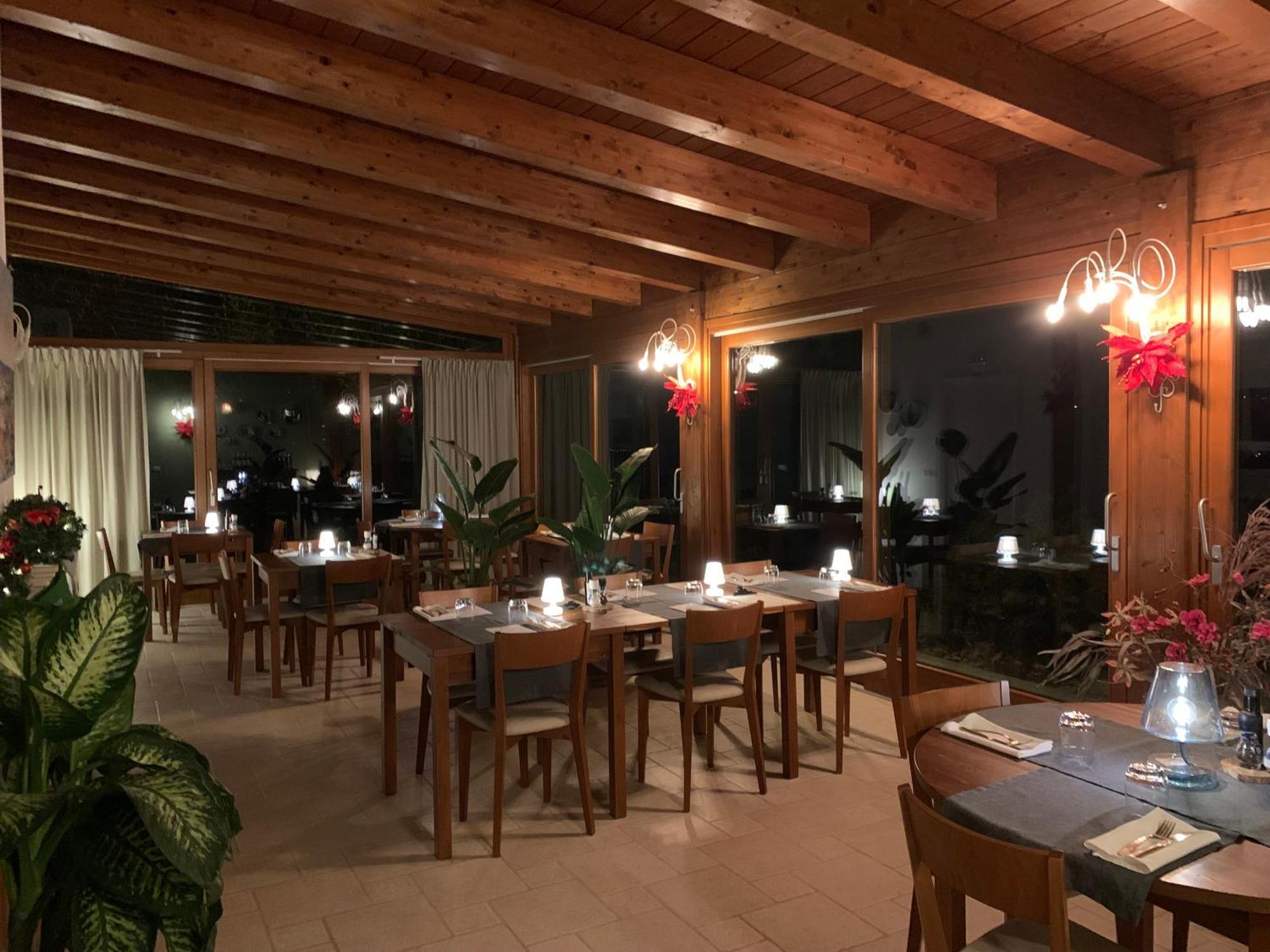 Monte San Pietrangeli Gastronomic B&B Carlocarla מראה חיצוני תמונה
