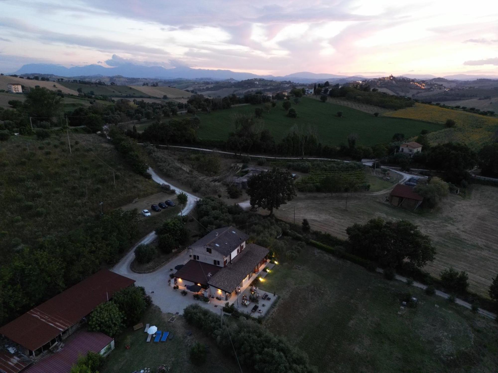 Monte San Pietrangeli Gastronomic B&B Carlocarla מראה חיצוני תמונה